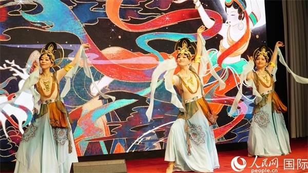 敦煌舞蹈表演。人民網(wǎng) 蔣曉辰攝