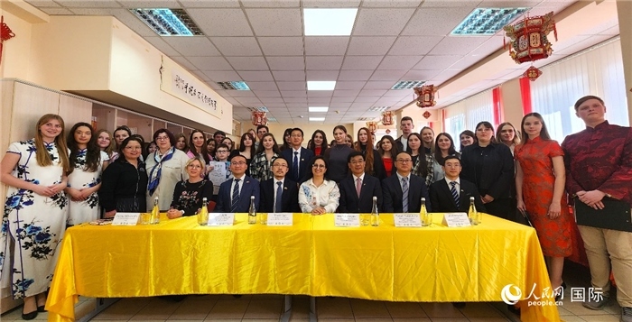 參加中文翻譯比賽全體人員合影。人民網(wǎng)記者 蔡子暢攝