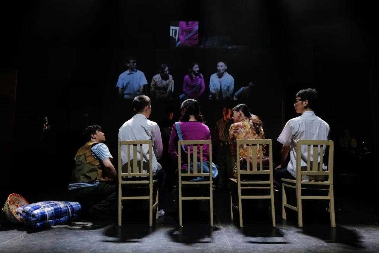 《布吉出租屋》劇照。國(guó)家話劇院供圖