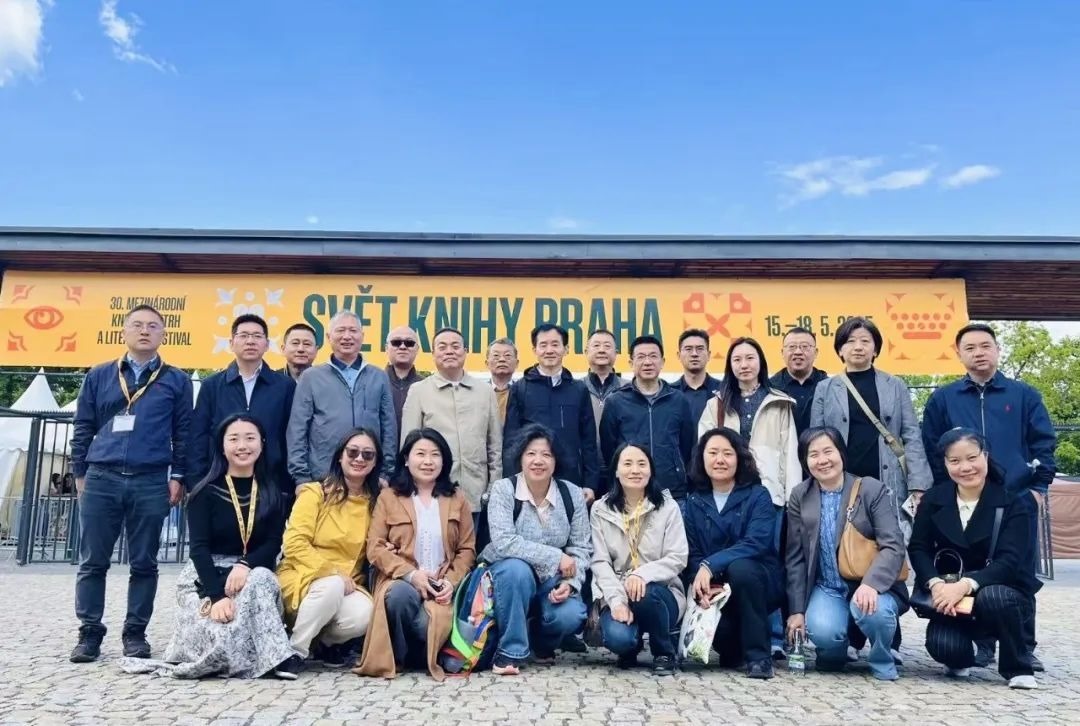 中國出版界代表團合影。圖片均由國圖集團供圖