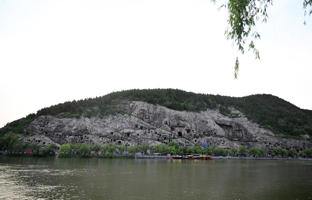 這是近日拍攝的洛陽龍門石窟。新華社記者 李嘉南 攝