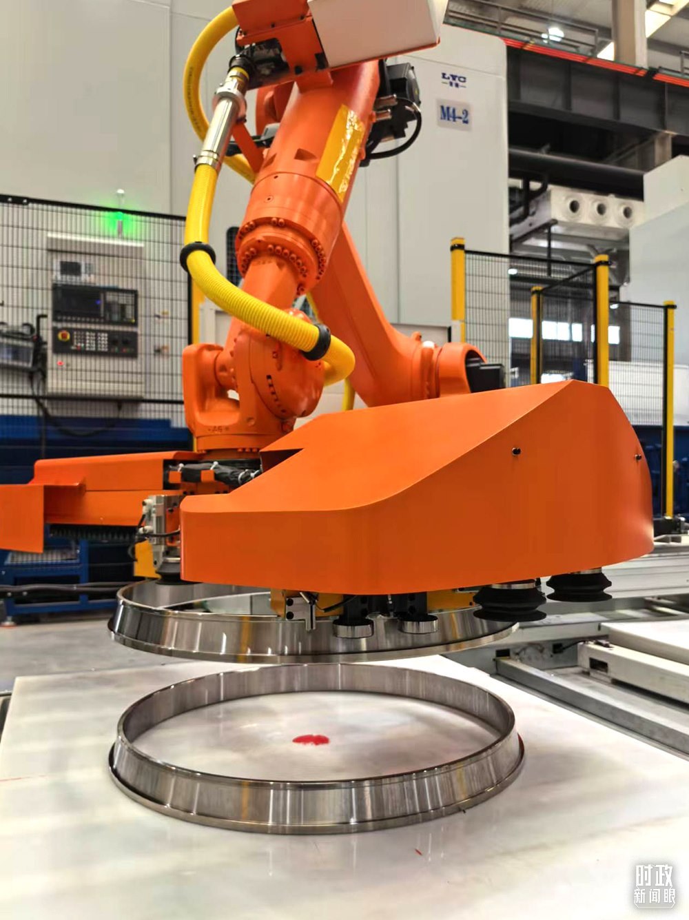 △洛軸產(chǎn)品。（總臺(tái)央視記者黎兵拍攝）