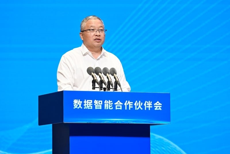 圖為豫資控股集團黨委書記、董事長秦建斌。