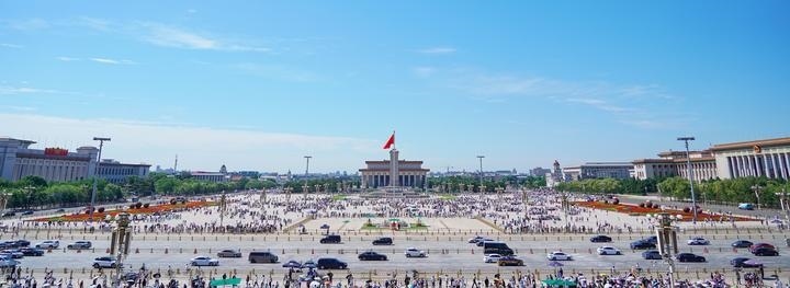 2024年7月17日拍攝的北京天安門(mén)廣場(chǎng)及建筑群。
